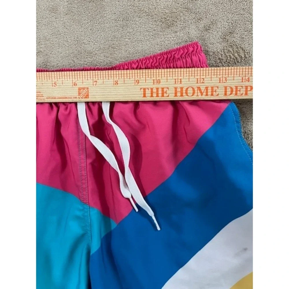 Chubbies Mens Shorts size Small Lined Multicolor 5.5